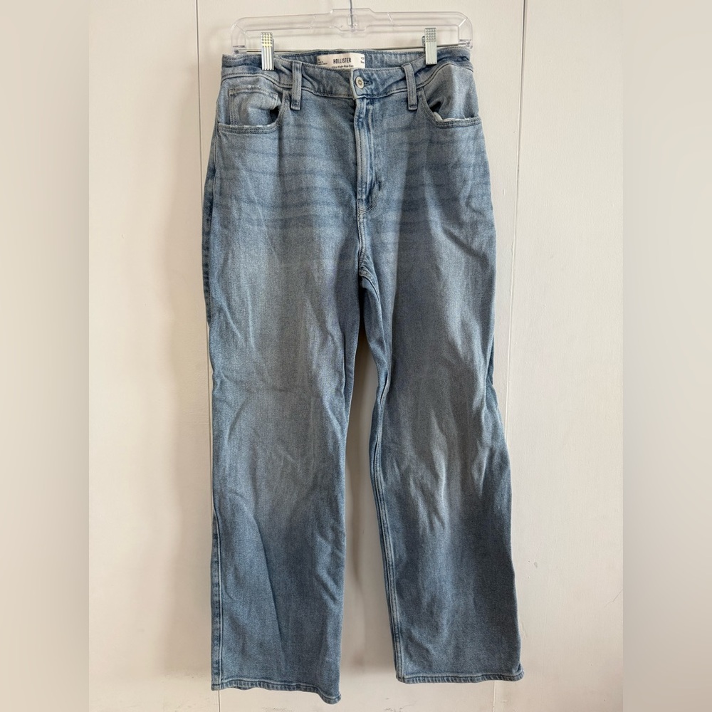 Hollister Light Blue Women's Relaxed Jeans